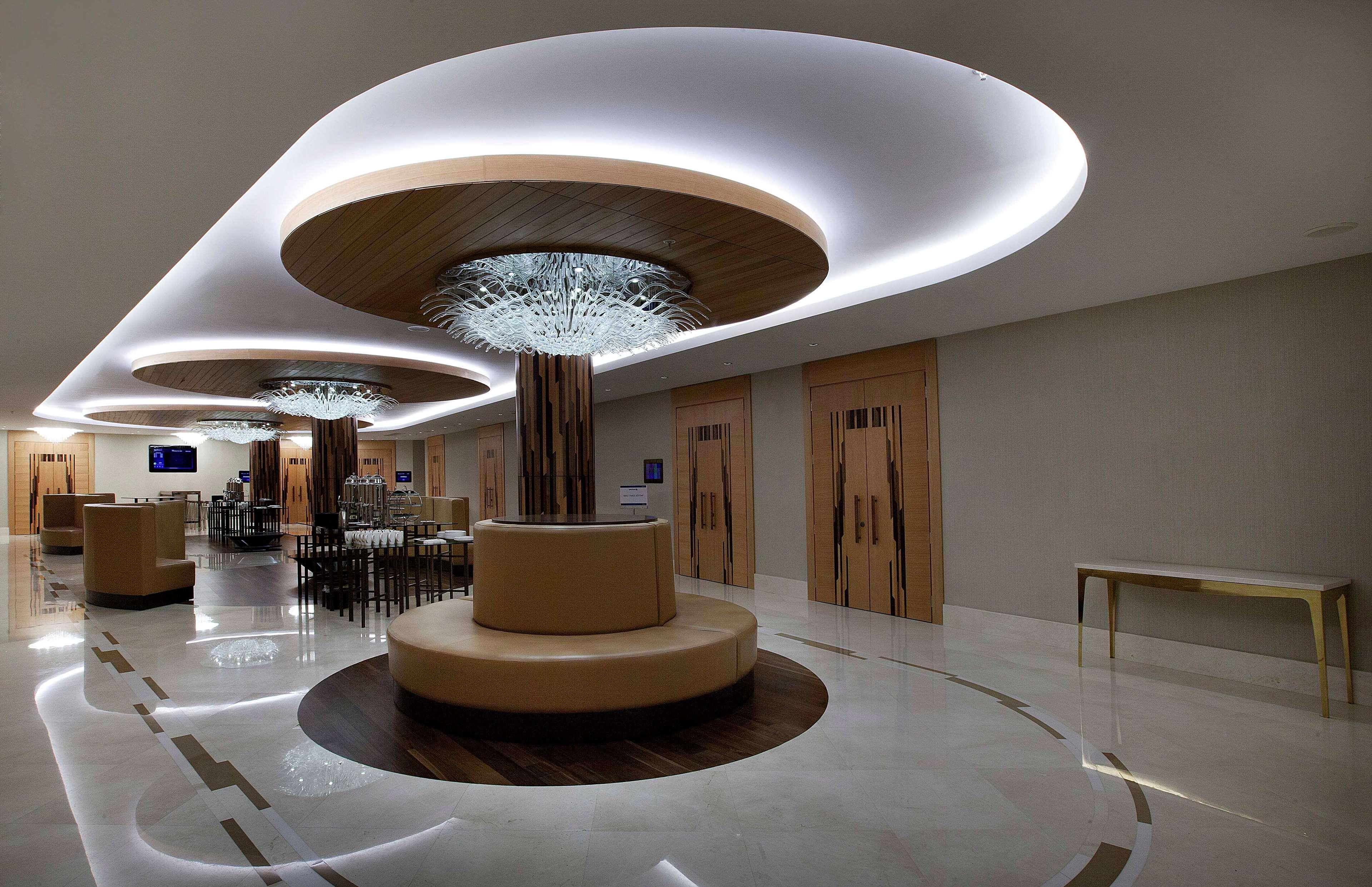 Radisson Blu Hotel, Istanbul Sisli Exterior photo The interior of the hospital